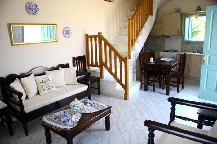 Apartment Seaside Retreats - Serenity By The Pool Skyros